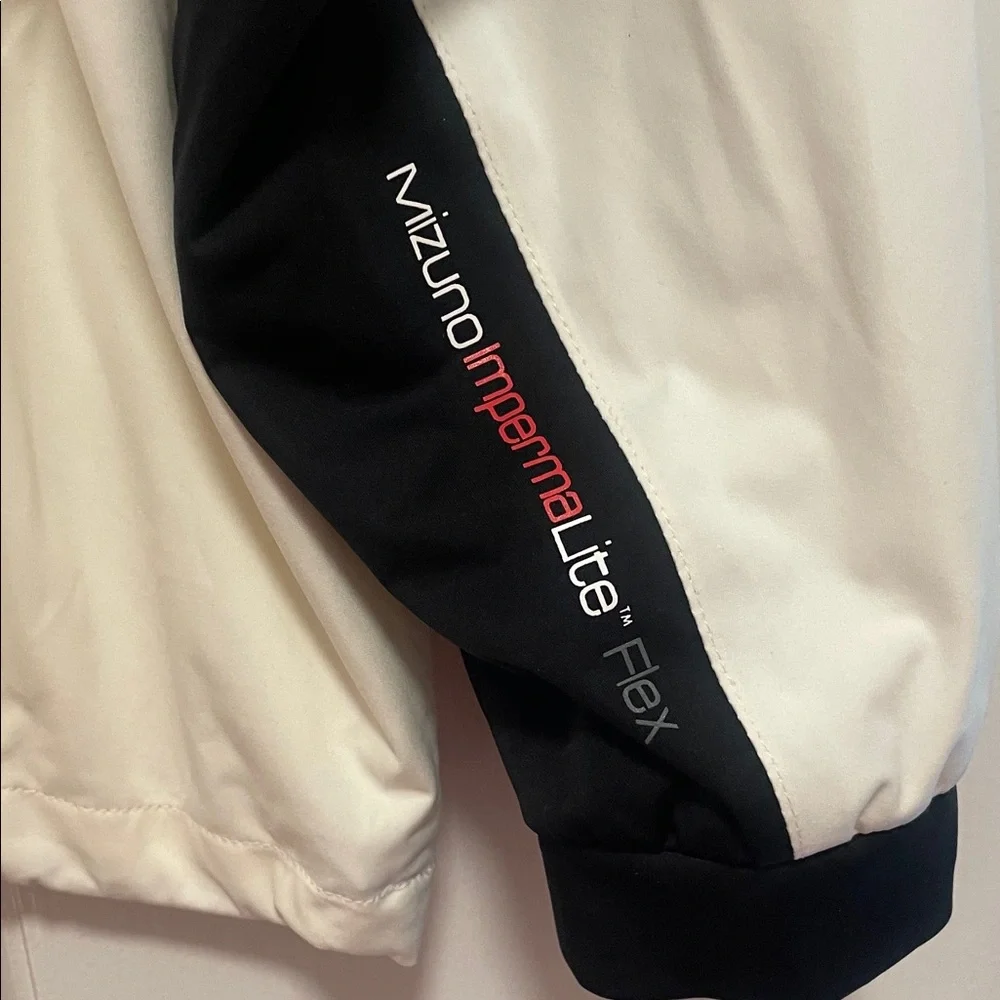 Mizuno Black‎ and White Windbreaker with Red Details